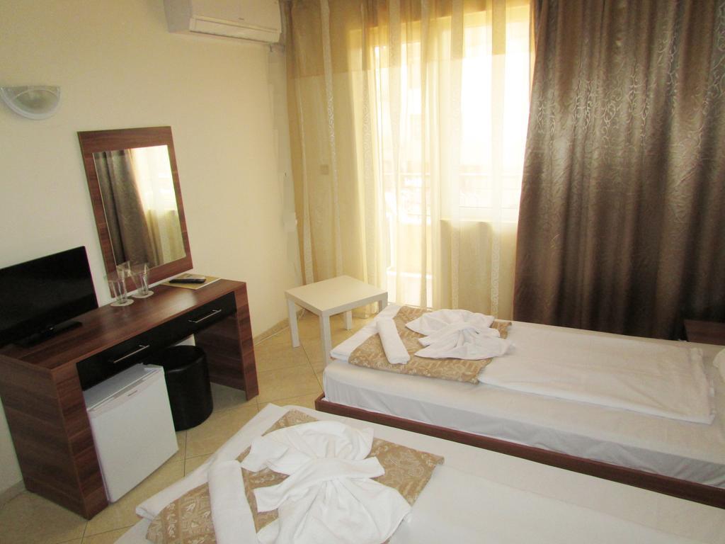 Hotel Brilliance Varna Exterior photo