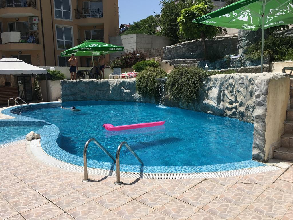 Hotel Brilliance Varna Exterior photo